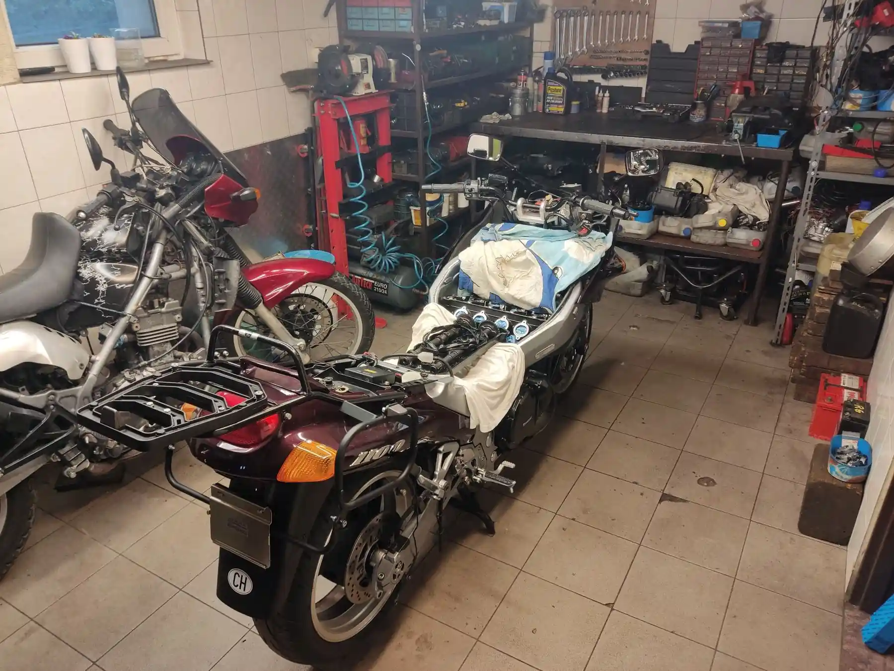Kawasaki ZZR 1100 #8