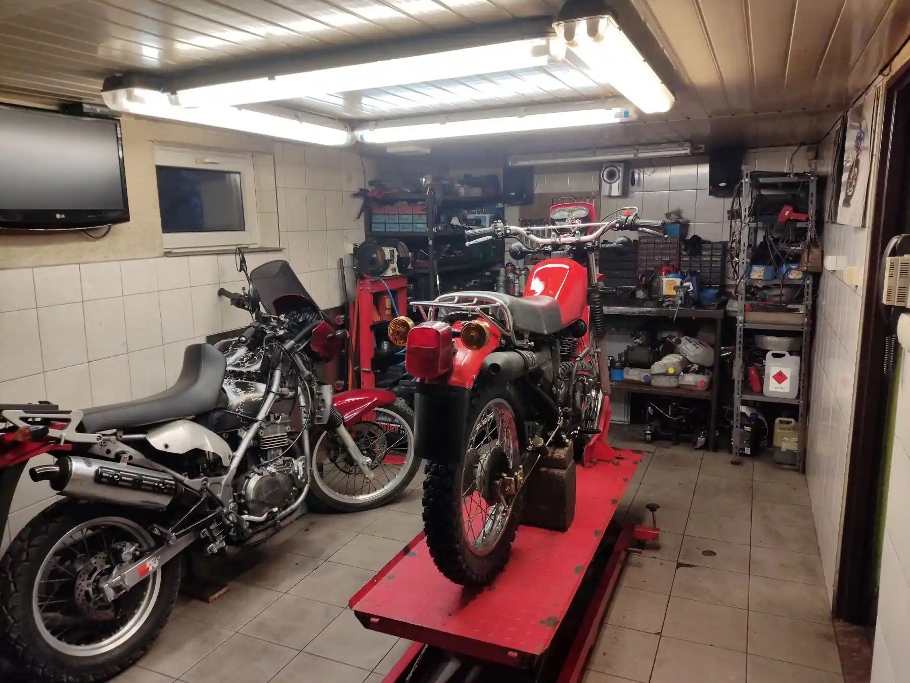 Suzuki DR125 S #6