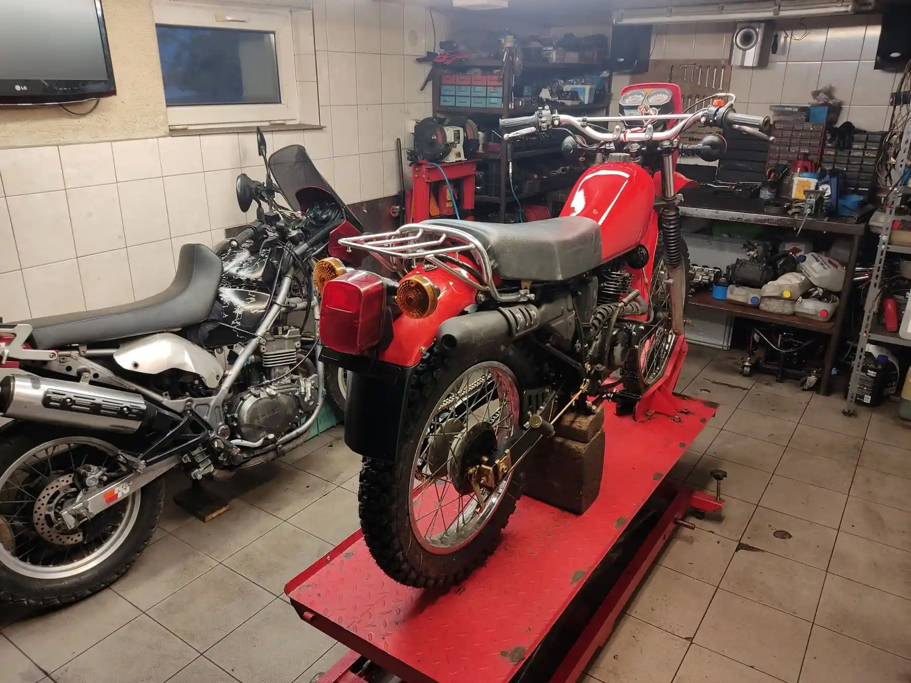 Suzuki DR125 S #8